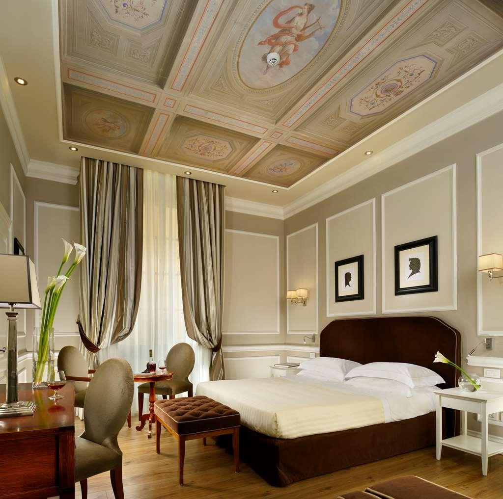 Fh55 Hotel Calzaiuoli Florence Room photo